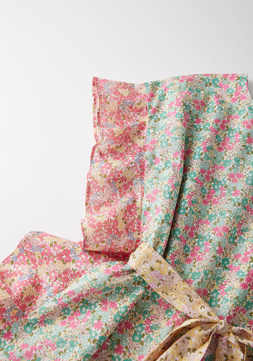 Ditsy Floral Kaftan - Image 7