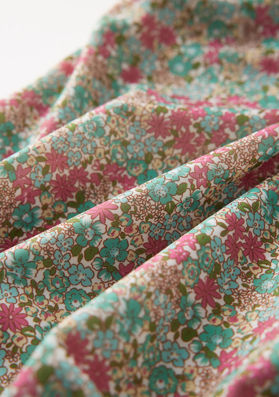 Ditsy Floral Rashie - Image 9