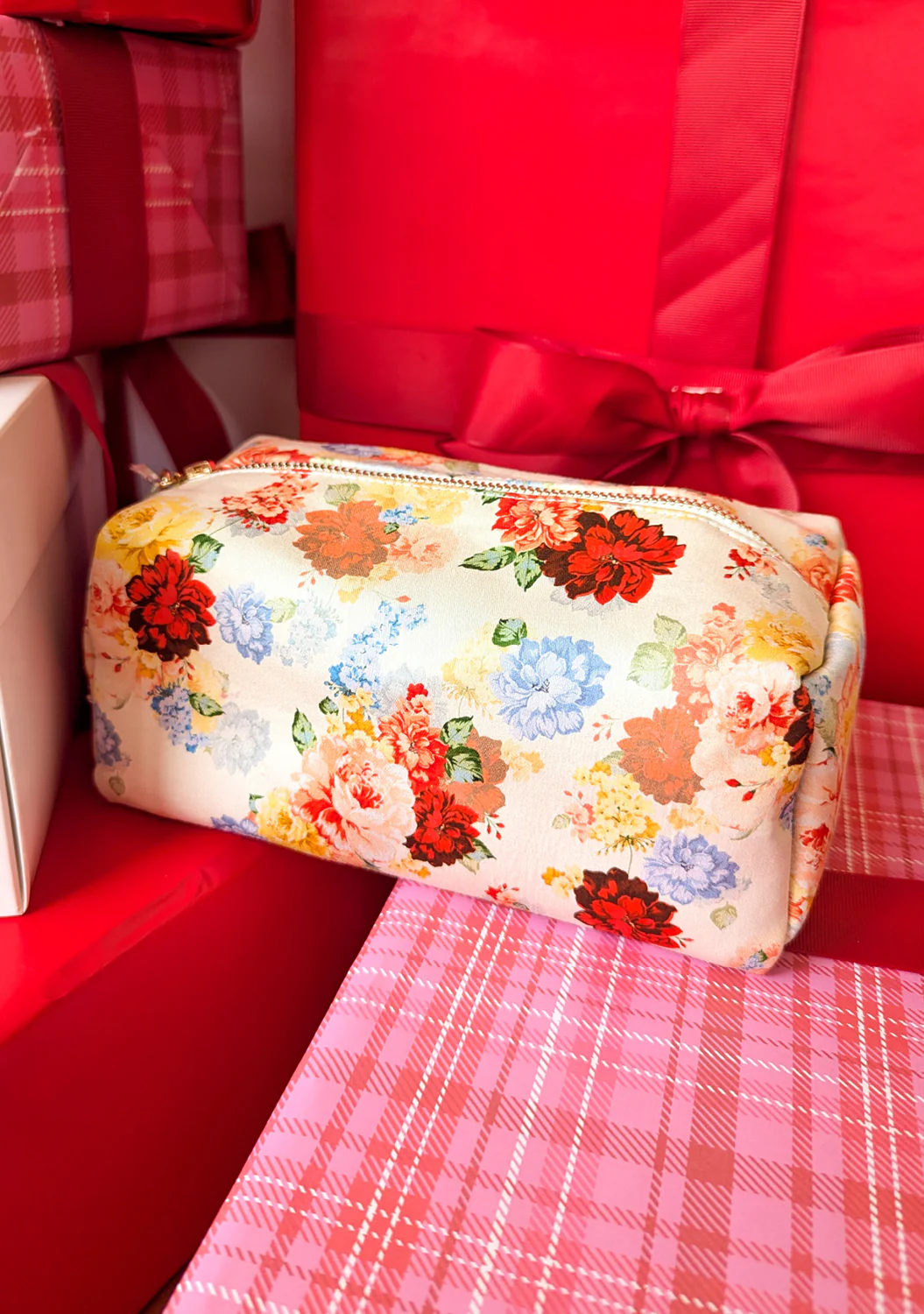 Holiday Makeup Bag Set - Image 6