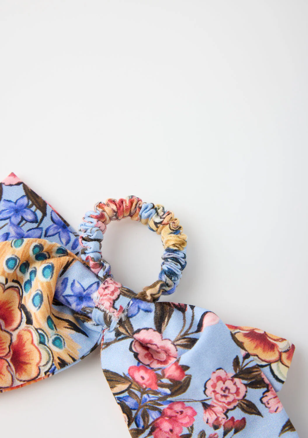 Iliana Bow Scrunchie - Image 5