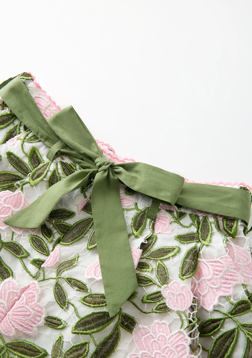 Viola Embroidered Shorts - Image 4