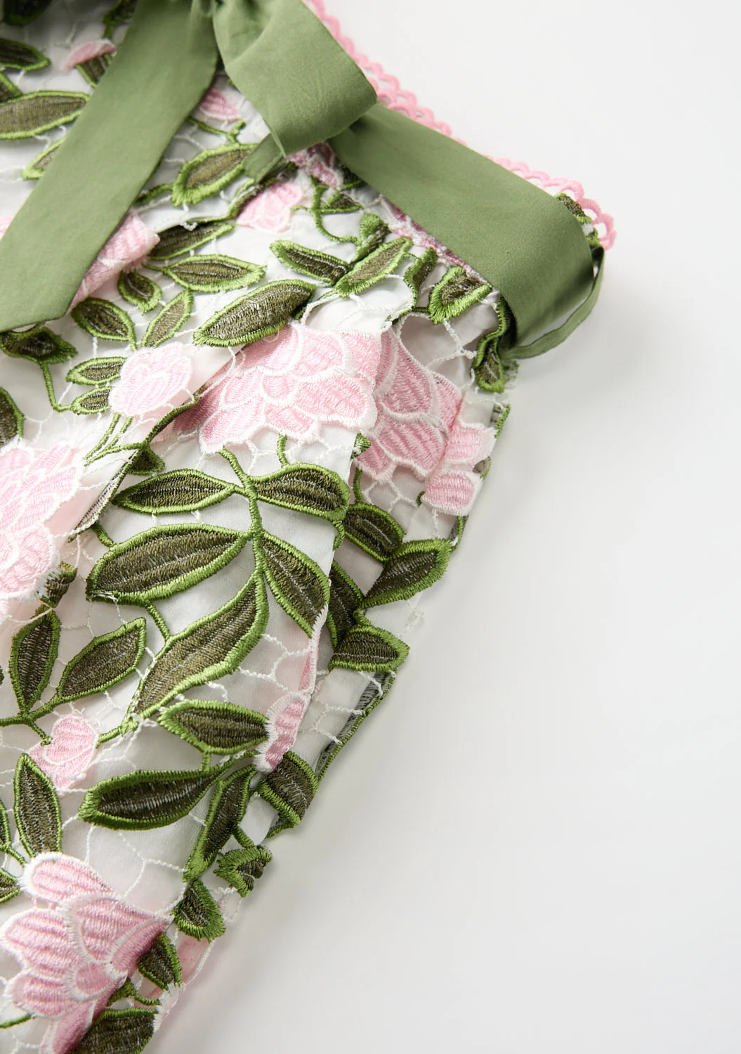 Viola Embroidered Shorts - Image 5